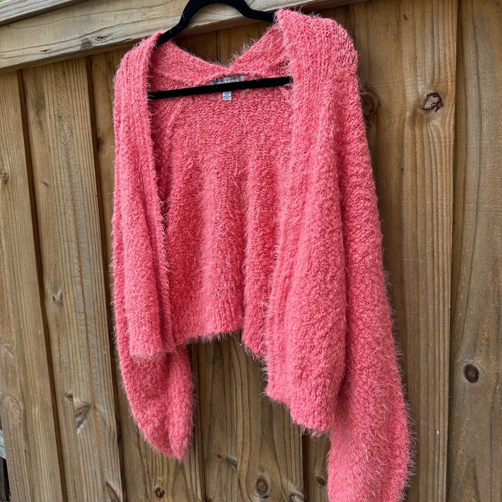 PINK FUZZY URBAN URBAN SWEATER